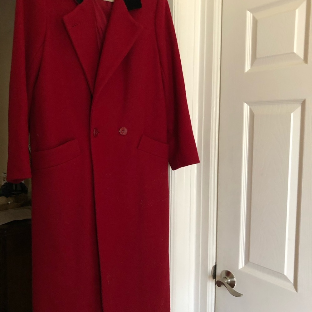 STRIKING RED WOOL MIDI COAT